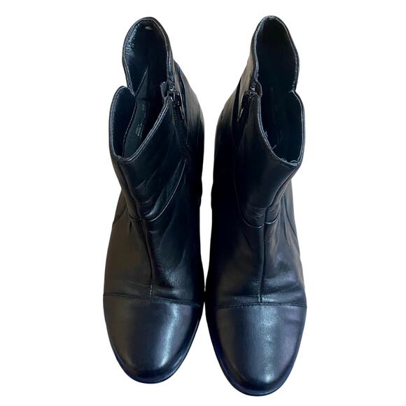 Clarks Women's Ankle Booties 6.5W Black Leather Side Zip Low Heel Comfort Boot - Picture 7 of 8